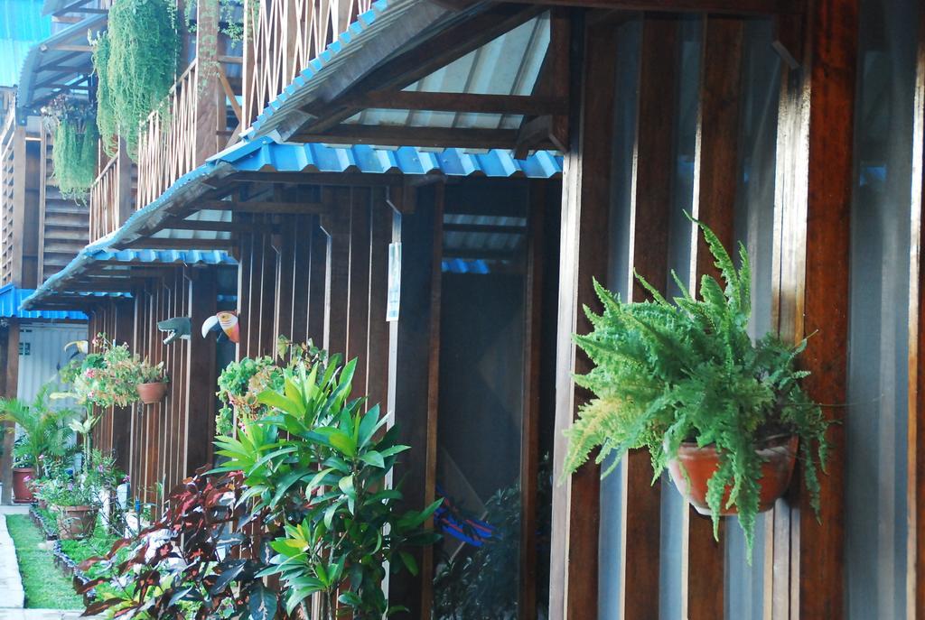Hotel Utueane Letícia Exterior foto