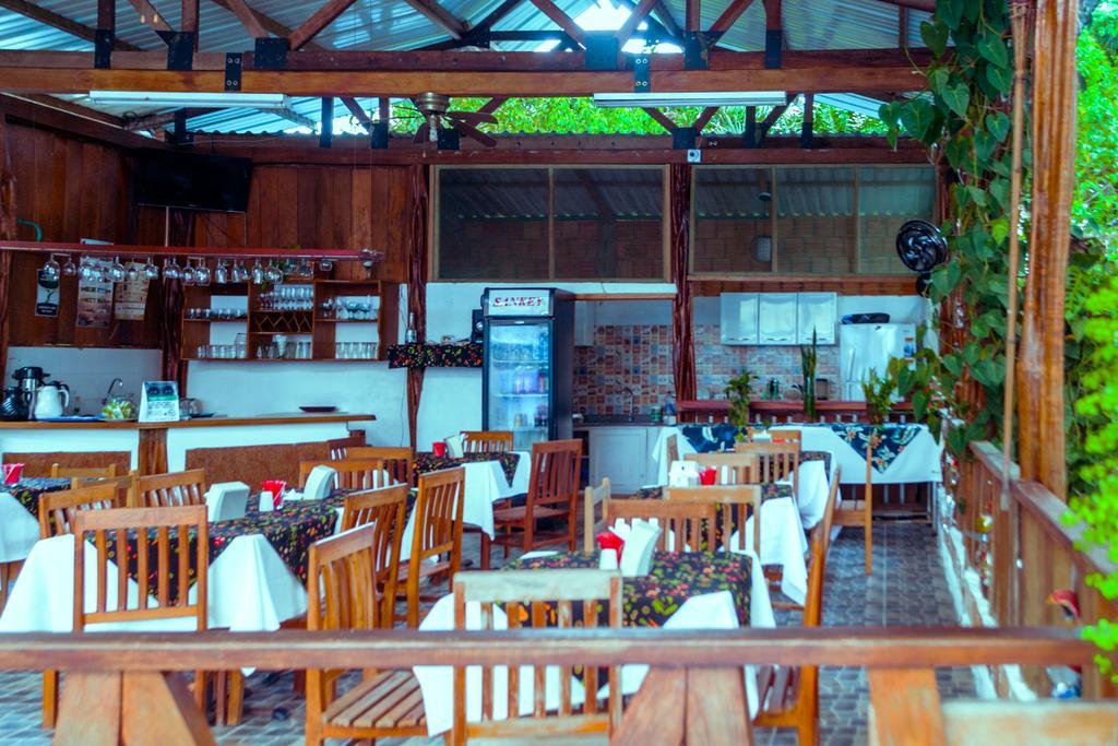 Hotel Utueane Letícia Exterior foto